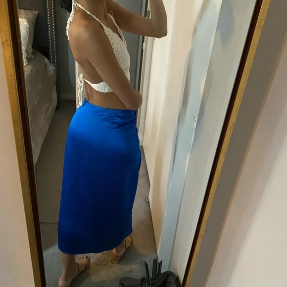 ⭕️ SOLD ⭕️ NEW Zara Electric Blue High Side Slit Satin Skirt - Picture 5 of 10